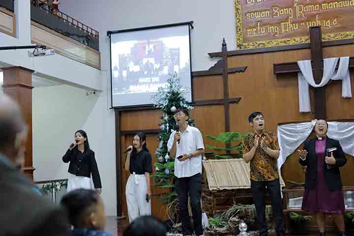 galeri, Ibadah Malam Tahun Baru 2024-2025 GKJ Baki, gereja kristen jawa, gkj, gkj baki, gereja kristen jawa baki, baki, sukoharjo, gkj klasis sukoharjo, klasis sukoharjo, klasis, sinode gkj, sinode 